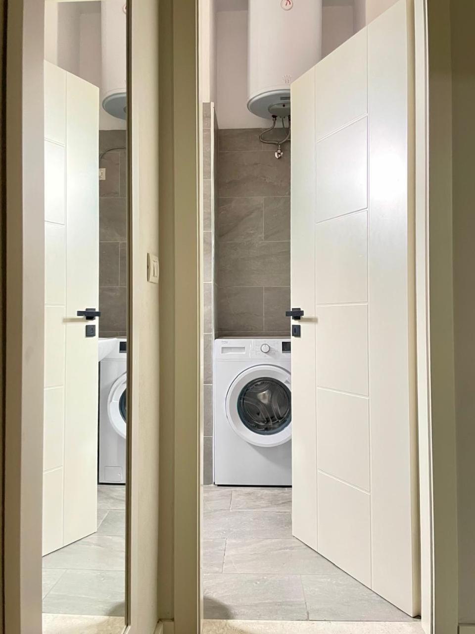 Home Inn Apartment 2 Near City Center 地拉那 外观 照片